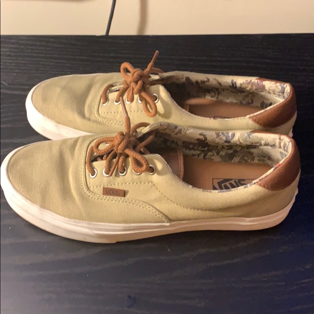 Vans - Picture 3 of 4